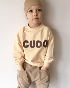 Bluza dresowa oversize z napisem ,,cudo’’