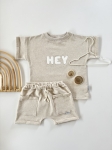 Komplet t-shirt ,,HEY’’natural   + szorty z kieszonkami natural