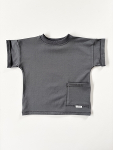 T-shirt z kieszonką grafit
