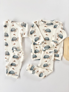 4pak bluza i legginsy turtles + t-shirt  i kolarki turtles  