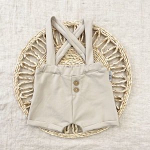 Szorty na szelkach classic beżowe 