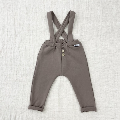 Spodnie na szelkach dla chłopca