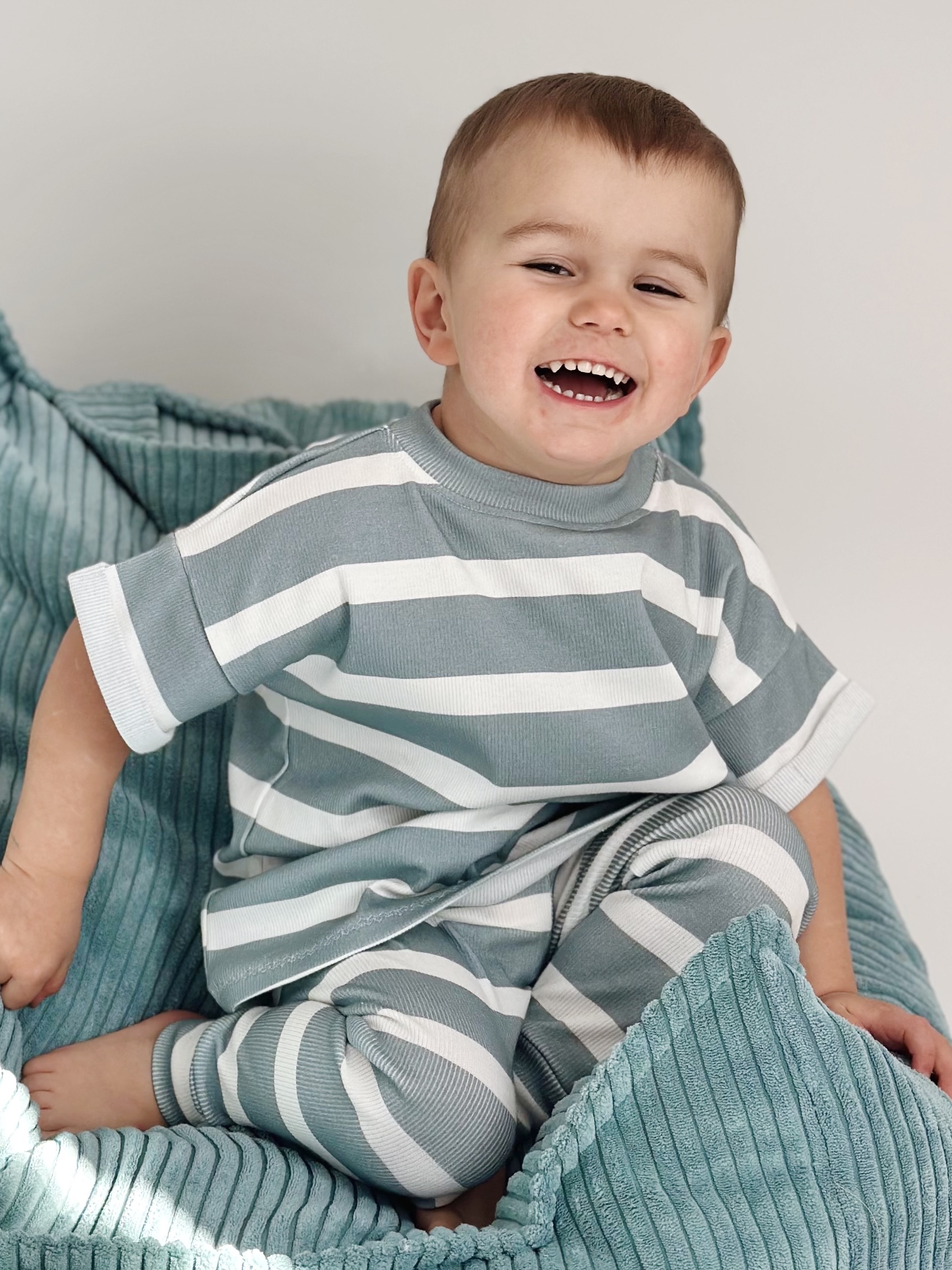 T-shirt prążkowany strips dusty blue