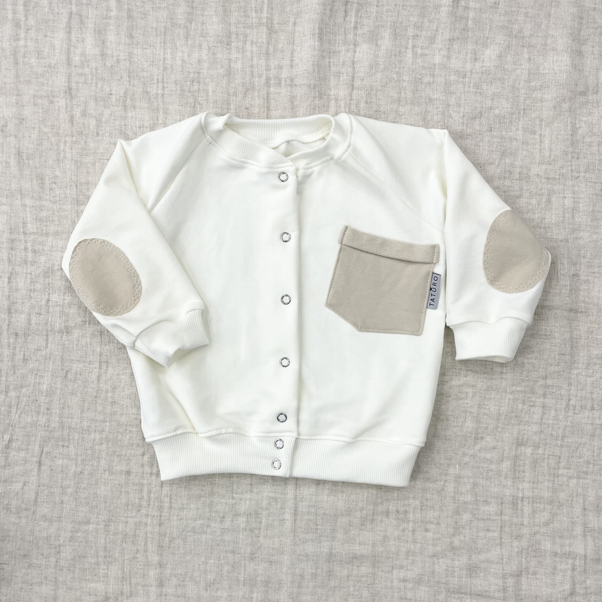 Bluza rozpinana classic ecru z beżową kieszonką i łatkami